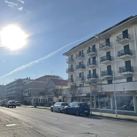 Bilocale Rubino Con Piscina - Appartamento Lido di Jesolo